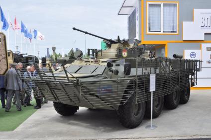 Московская область, Кубинка. БТР-82 АТ на международном военно-техническом форуме (МВТФ) `Армия-2019` в парке `Патриот`.