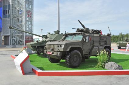 Московская область, Кубинка. Самоходный миномет 2С41 `Дрок`на международном военно-техническом форуме (МВТФ) `Армия-2019` в парке `Патриот`.