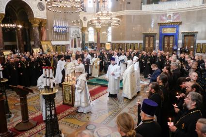 Санкт-Петербург. В Никольском соборе Кронштадта прошла панихида по погибшим на подлодке АС-31 морякам Северного флота России.