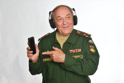 Москва. Военный обозреватель `Комсомольской правды` Виктор Баранец.