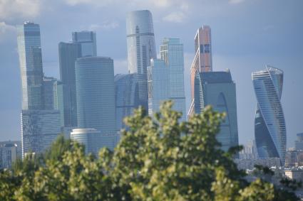 Москва.  Вид на Московский международный деловой центр `Москва-Сити`.