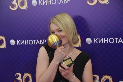 Сочи. Актриса Виктория Толстоганова на церемонии закрытия 30-го Открытого фестиваля российского кино `Кинотавр`.