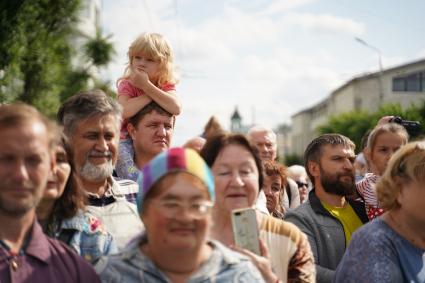 Самара. Зрители на   фестивале духовых оркестров.