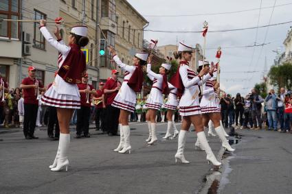 Самара. Участницы  фестиваля духовых оркестров.