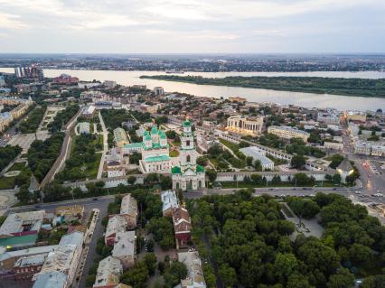 Астрахань. Вид сверху на историко-архитектурный комплекс Астраханского кремля.