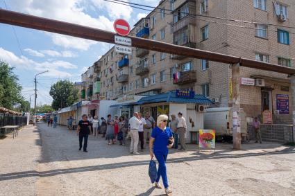 Астраханская область, Икряное. Одна из улиц города.