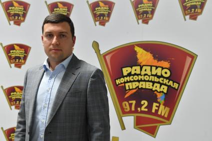 Москва. Начальник управления развития рельсовых видов транспорта Департамента транспорта и развития дорожно-транспортной инфраструктуры Москвы Андрей Акимов на радиостанции `Комсомольская правда`.