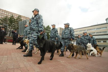 Екатеринбург. Гарнизонный развод комплексных сил полиции в честь 100-летия Главного управления МВД по Свердловской области