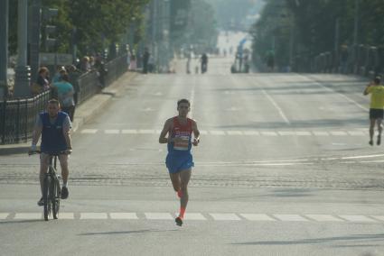 Екатеринбург. 5-й международный марафон \'Европа-Азия\'. На фото: российский легкоатлет Павер Сакреев