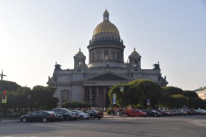 Санкт-Петербург. Вид на Исаакиевский собор.