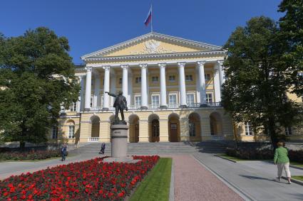 Санкт-Петербург. Здание Смольного института.