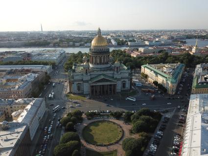 Санкт-Петербург. Вид на Исаакиевский собор с высоты птичьего полета.