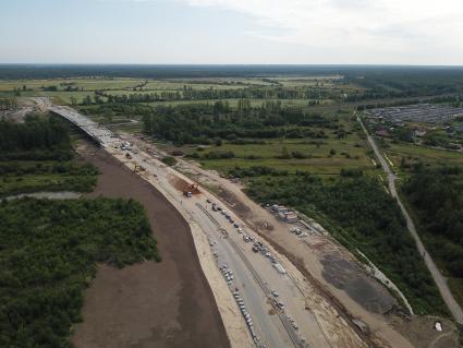 Ленинградская область. Строительство путепровода.