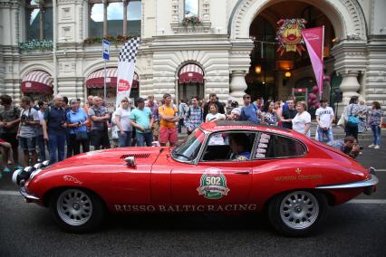 Диск345. Ралли классических автомобилей \'ГУМ-Авторалли Gorkyclassic 2017\'. На снимке: ретро-автомобиль