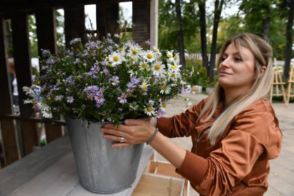 Москва. На Международном фестивале ландшафтного искусства `Сады и люди` на ВДНХ.