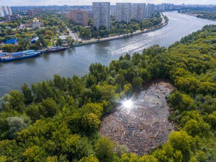 Москва. Вид на Бобровый остров.