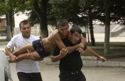 Террористический акт в Беслане. Штурм школы. Спасение детей.