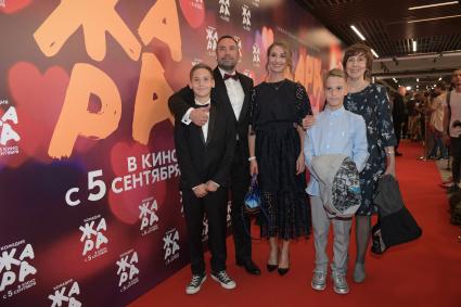 Москва.  Продюсер Тимур Джафаров на премьере фильма `Жара`.