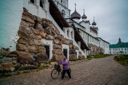 Соловки, Соловецкий монастырь.  Вид на Спасо-Преображенский Соловецкий монастырь.