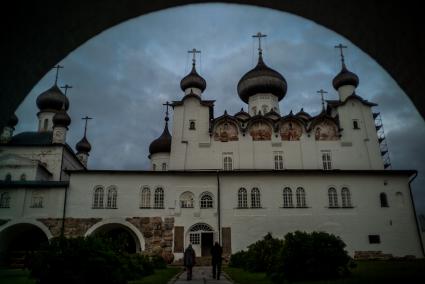 Соловки, Соловецкий монастырь.  Вид на Спасо-Преображенский Соловецкий монастырь.