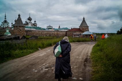 Соловки, Соловецкий монастырь.  Вид на Спасо-Преображенский Соловецкий монастырь.