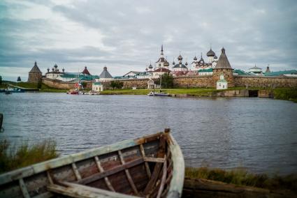 Соловки, Соловецкий монастырь.  Вид на Спасо-Преображенский Соловецкий монастырь.