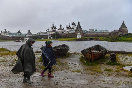 Соловки, Соловецкий монастырь.  Вид на Спасо-Преображенский Соловецкий монастырь.