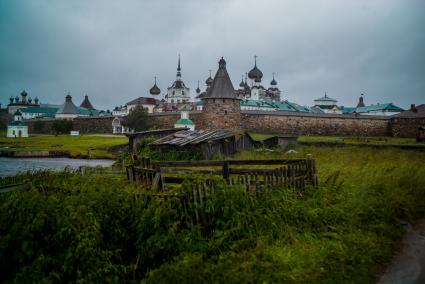 Соловки, Соловецкий монастырь.  Вид на Спасо-Преображенский Соловецкий монастырь.