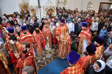 Московская область.  Молебен перед началом VIII Елисаветинского крестного хода из села Ильинское в село Усово, посвященного 155-летию со дня рождения святой преподобной мученицы Великой княгини Елисаветы Федоровны.