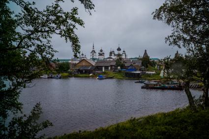 Соловки, Соловецкий монастырь.  Вид на Спасо-Преображенский Соловецкий монастырь.