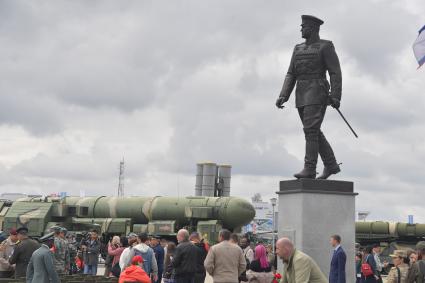 Московская область. Памятник маршалу Советского Союза Г. К. Жукову на Международном военно-техническом форуме `Армия-2019` в военно-патриотическом парке культуры и отдыха Вооруженных сил РФ `Патриот`.