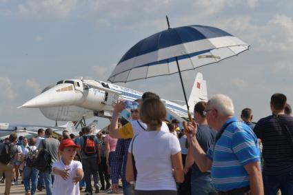 Московская область. Посетители на Международном авиационно-космическом салоне МАКС-2019.