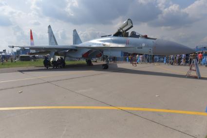 Московская область.  Российский многоцелевой истребитель Су-35С на Международном авиационно-космическом салоне МАКС-2019.