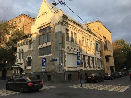 Москва. Вид на особняк в Малом Ржевском переулке.