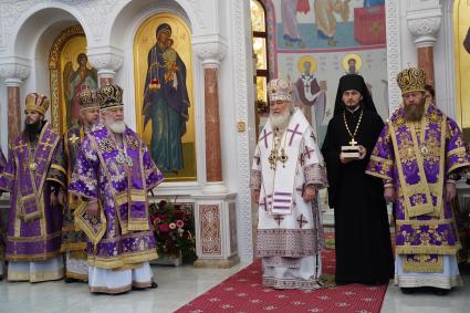 Самара. Патриарх Московский и Всея Руси Кирилл  во время литургии и освящения Софийского собора.