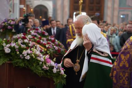 Самара. Патриарх Московский и Всея Руси Кирилл  во время литургии и освящения Софийского собора.