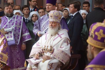 Самара. Патриарх Московский и Всея Руси Кирилл во время литургии и освящения Софийского собора.