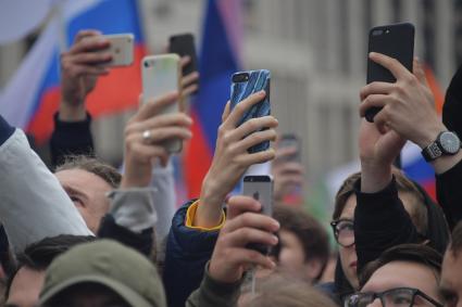 Москва.  Участники акции в поддержку независимых кандидатов в депутаты Мосгордумы на проспекте Сахарова.