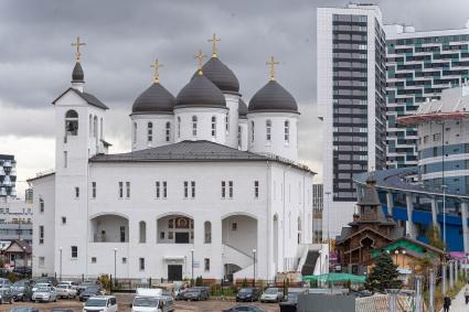 Москва. Общий вид храма Сергия Радонежского на Ходынском поле.