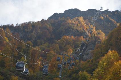 Сочи. Канатная дорога в горах.