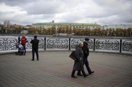 Екатеринбург. Здание уральского приборостроительного завода. В результате общегородского опроса, строительство храма святой Екатерины начнется на его месте. В мае 2019 прошли массовые протесты из-за решения властей строить храм на месте сквера у драматического театра