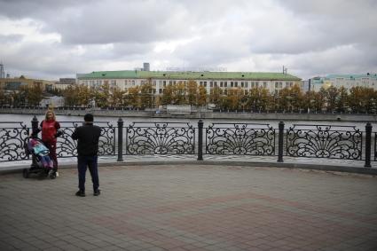 Екатеринбург. Здание уральского приборостроительного завода. В результате общегородского опроса, строительство храма святой Екатерины начнется на его месте. В мае 2019 прошли массовые протесты из-за решения властей строить храм на месте сквера у драматического театра