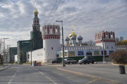 Москва.    Вид на Новодевичий монастырь.