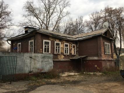 Москва. Деревянный дом в Фигурном переулке.