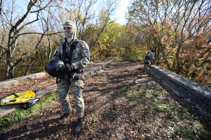 Ставрополь. Боец отряда `Гром` во время  учений.