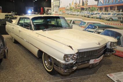 Диск 363 автомобиль ретро  Кадиллак серия 62 Cadillac series 62 белый