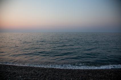 Крым. Вид на пляж Южного берега Крыма.