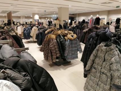Красноярск. В магазине верхней одежды.