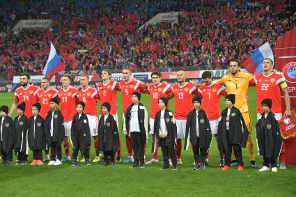 Москва. Игроки сборной России перед началом отборочного матча чемпионата Европы по футболу между сборными России и Шотландии.