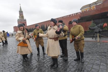 Москва. Участники торжественного марша, посвященного 78-й годовщине военного парада 1941 года, на Красной площади.